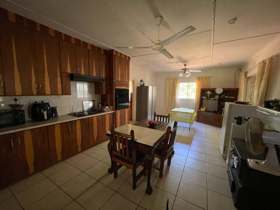 6 Bedroom Property for Sale in Bloemhof Rural North West